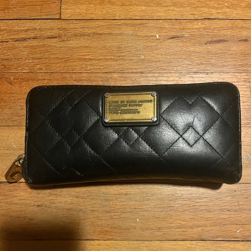 MARC JACOBS BLACK WALLET